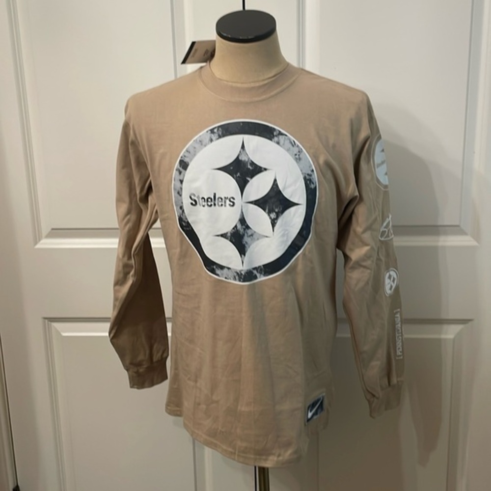 The Nike Tee NFL Pittsburgh Steeler, long sleeve tee size small